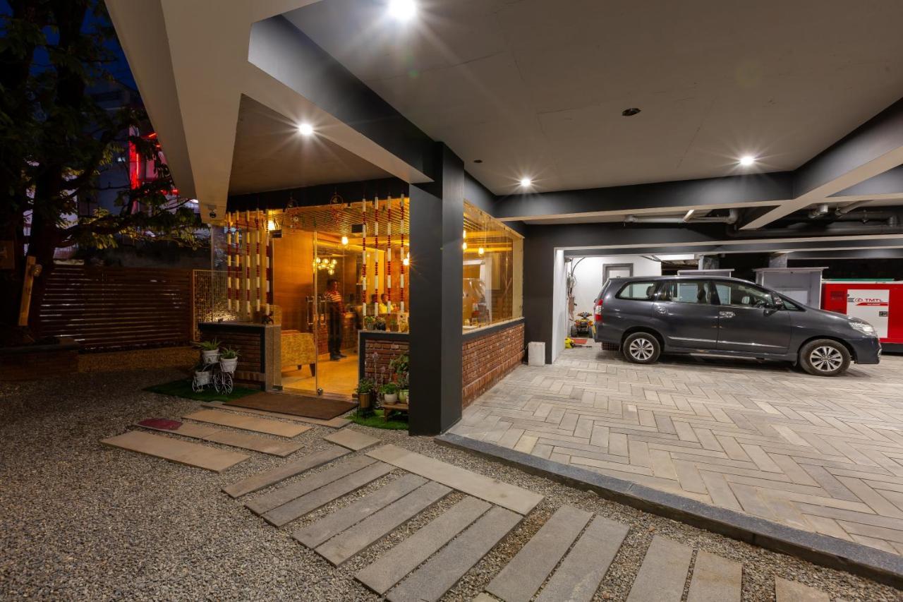 Hotel La Eden Mussoorie Kültér fotó